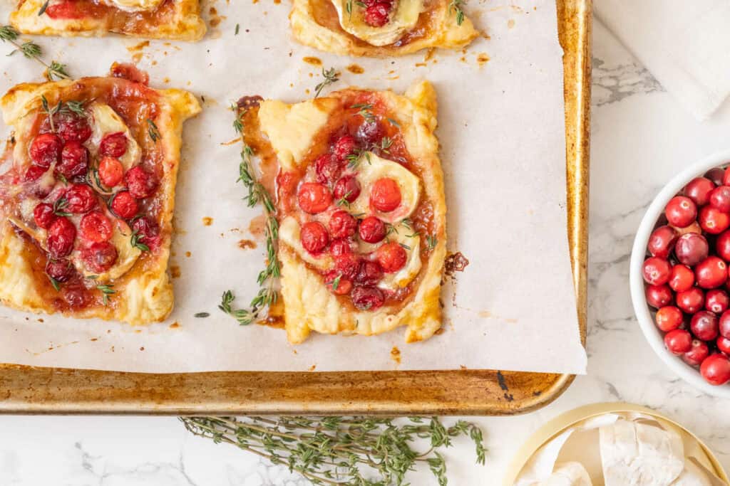 Crowd-Pleasing Cranberry & Brie Tarts - Hey Recipe