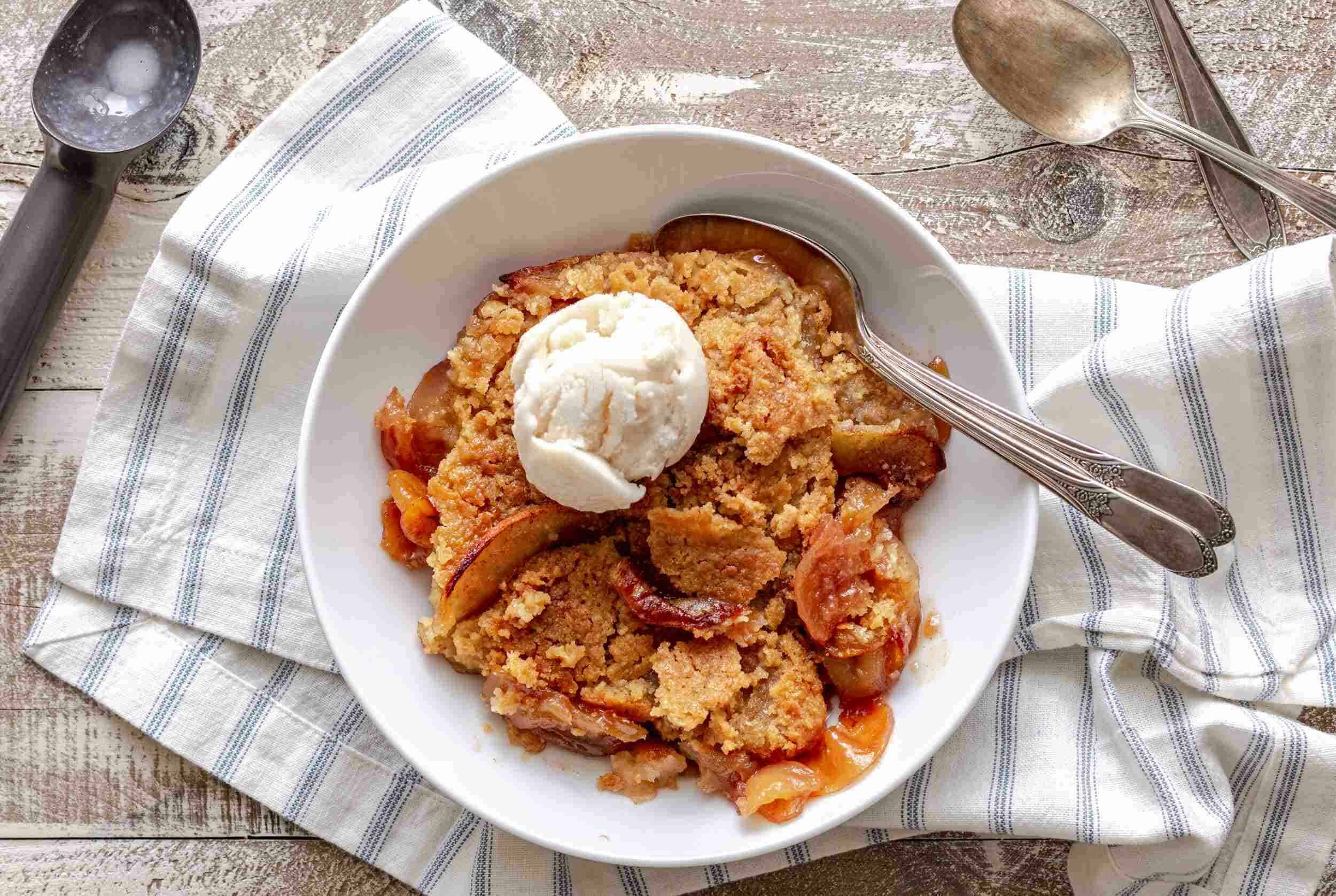 Grilled Apple Crisp - Hey Recipe