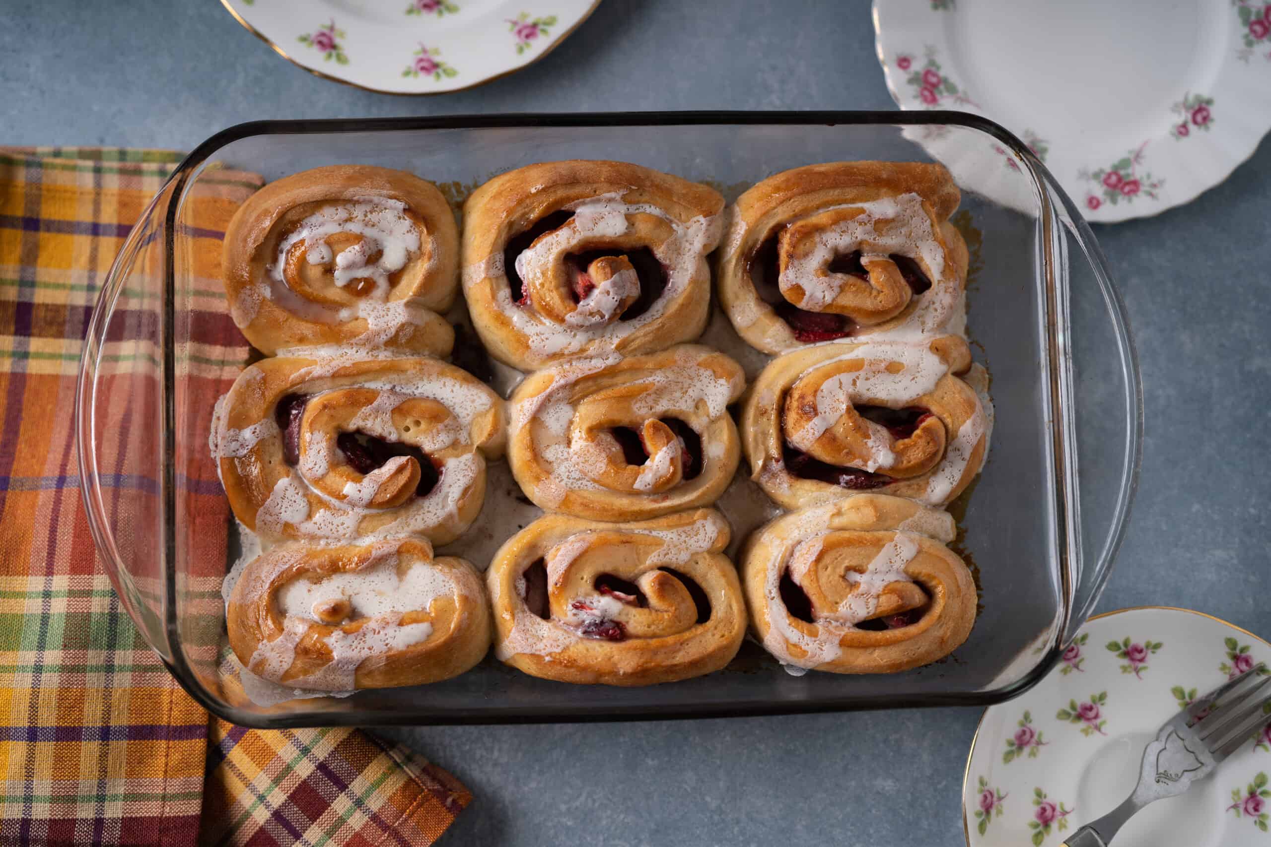 Cherry-O Rolls - Hey Recipe