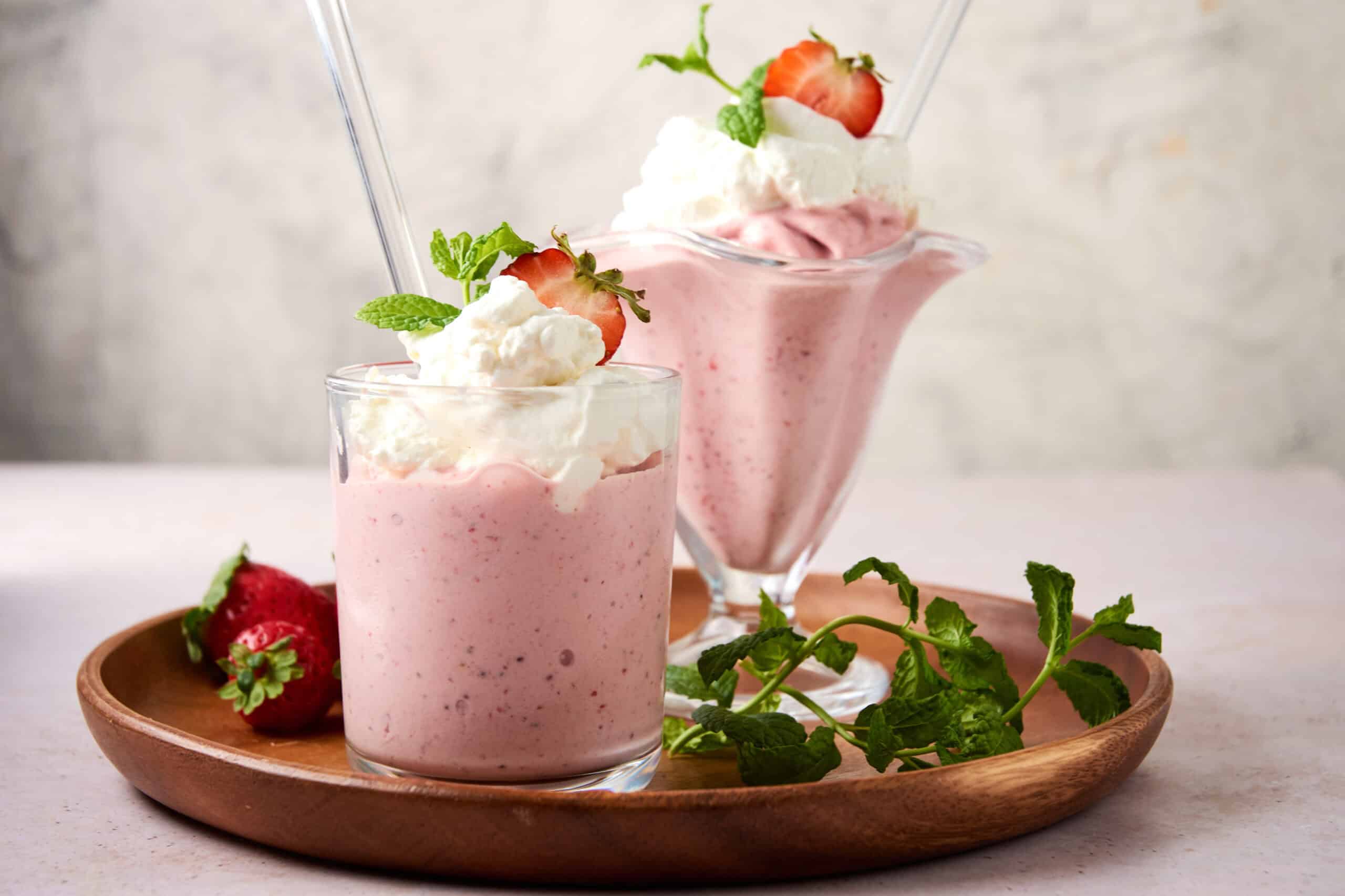 Strawberries &amp; Cream Shake - Hey Recipe