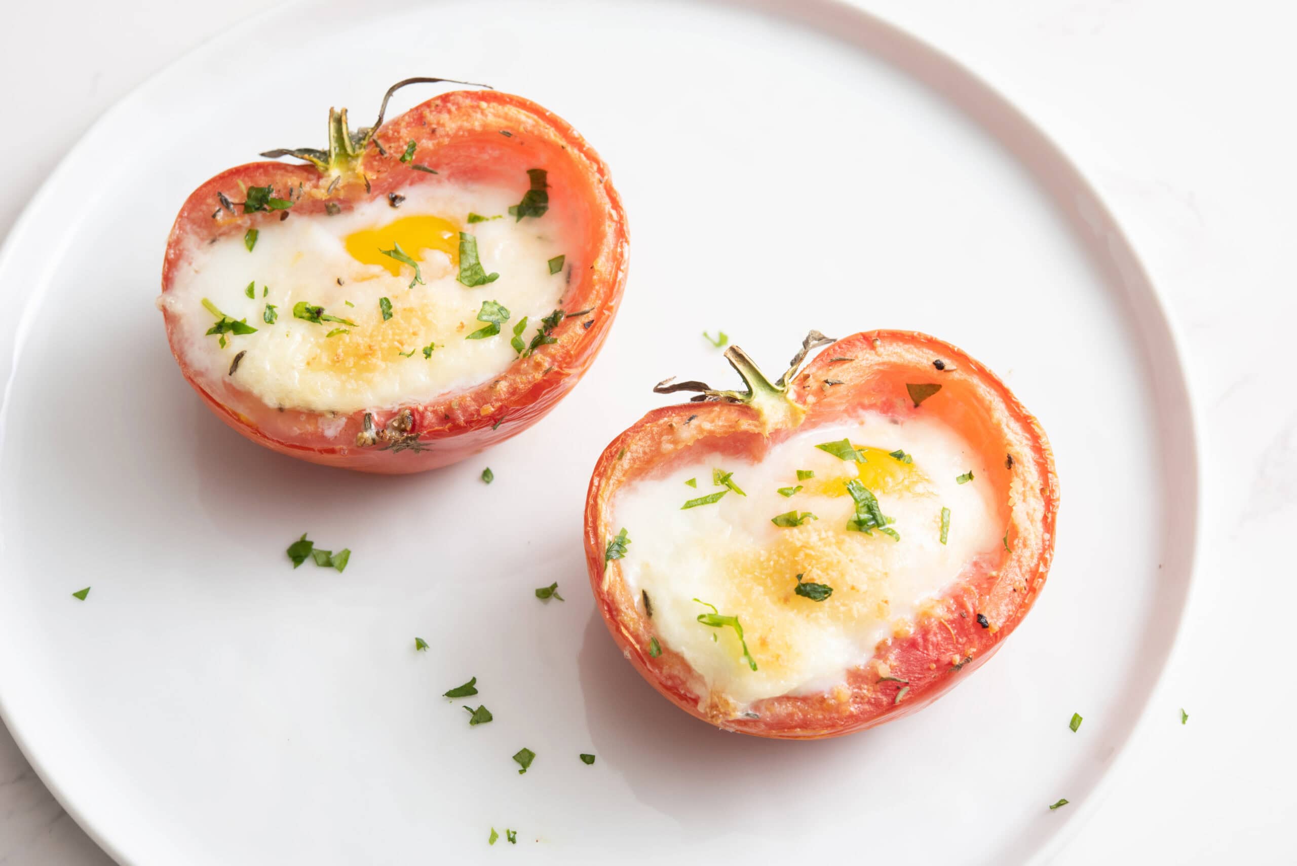 Stuffed Breakfast Tomatoes - Hey Recipe